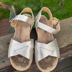 Kork Ease Myrna 2.0 soft gold. Size 7